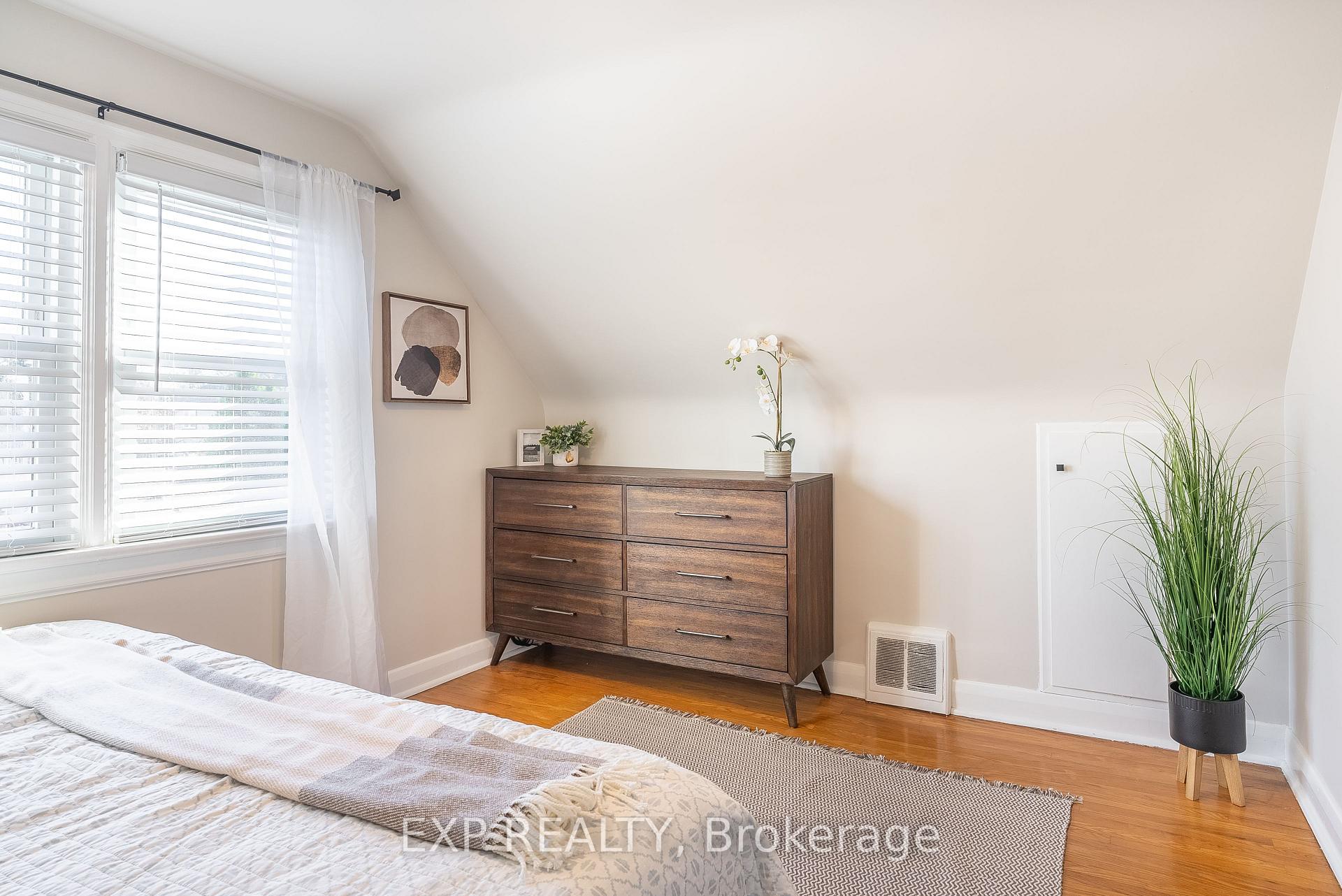 Photo 23 of 645 Weber Street E, Kitchener — HOMEH