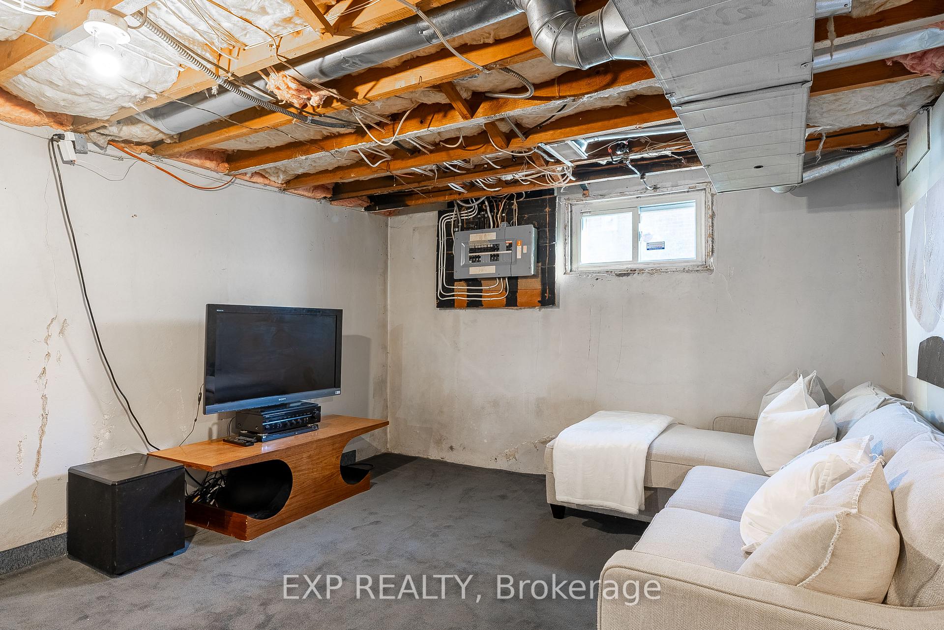 Photo 33 of 645 Weber Street E, Kitchener — HOMEH