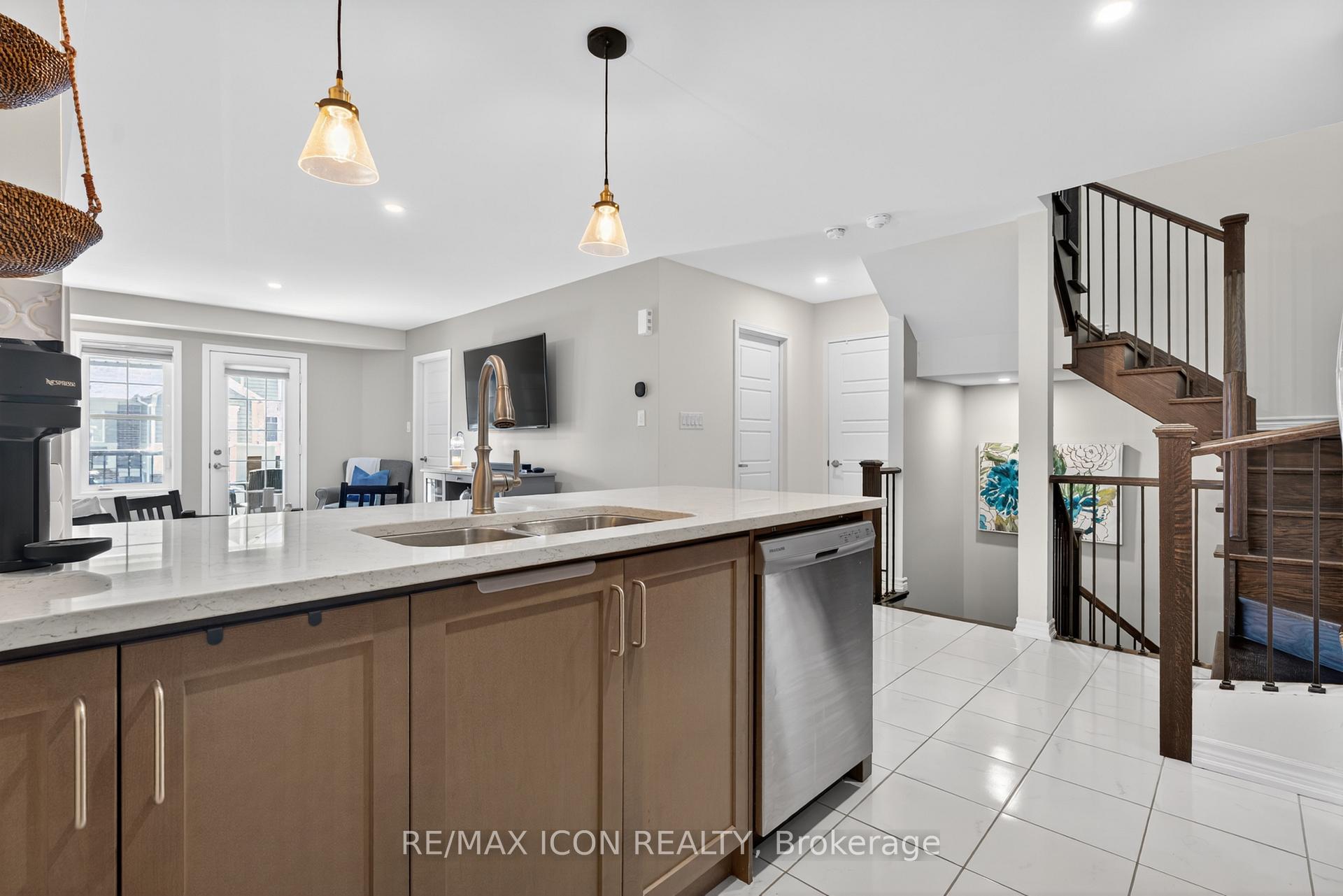 Photo 13 of 513 Fir Court, Milton, Cobban — HOMEH