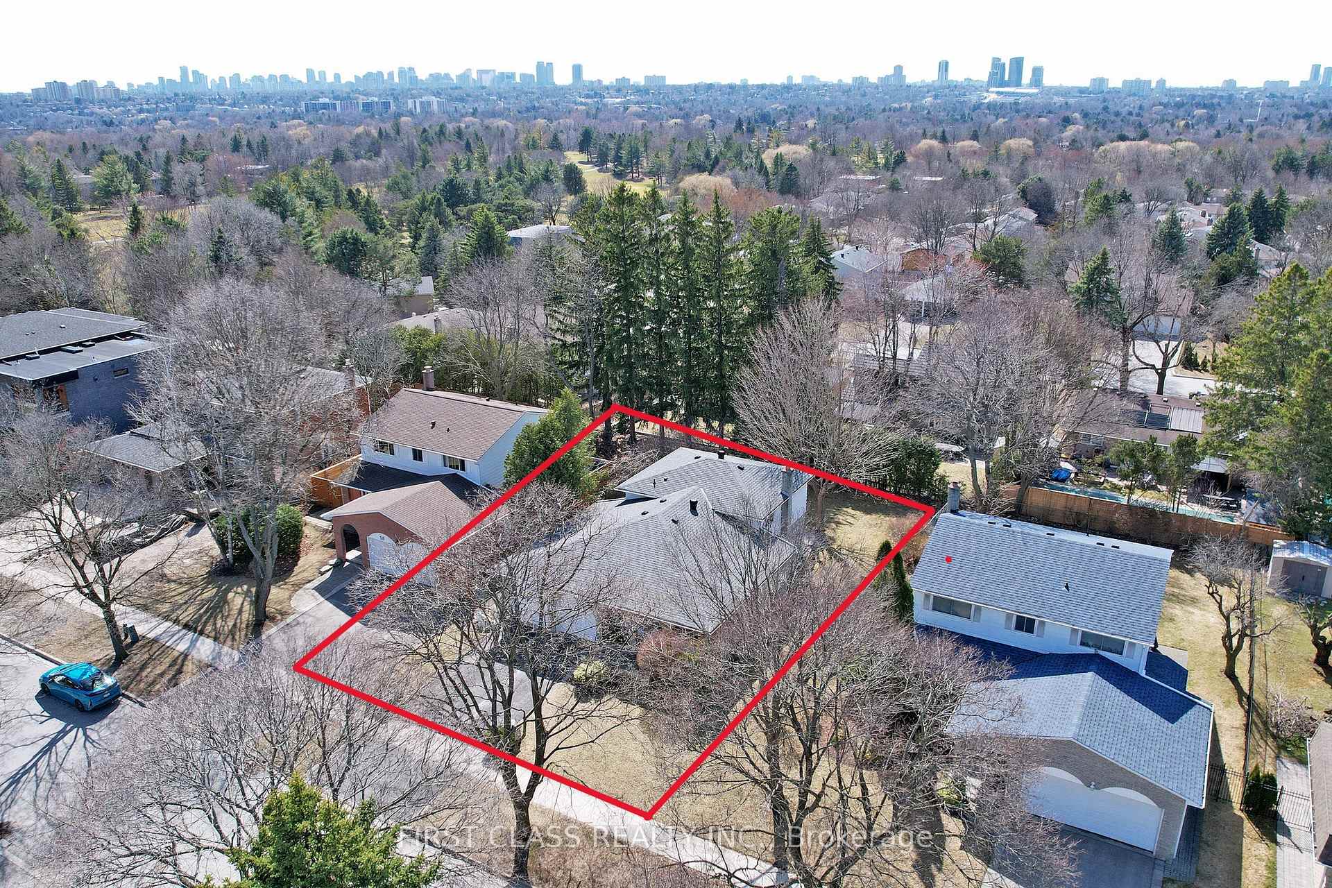 Photo 3 of 60 Dawn Hill Trail, Markham, Bayview Fairway-Bayview Country Club Estates — HOMEH