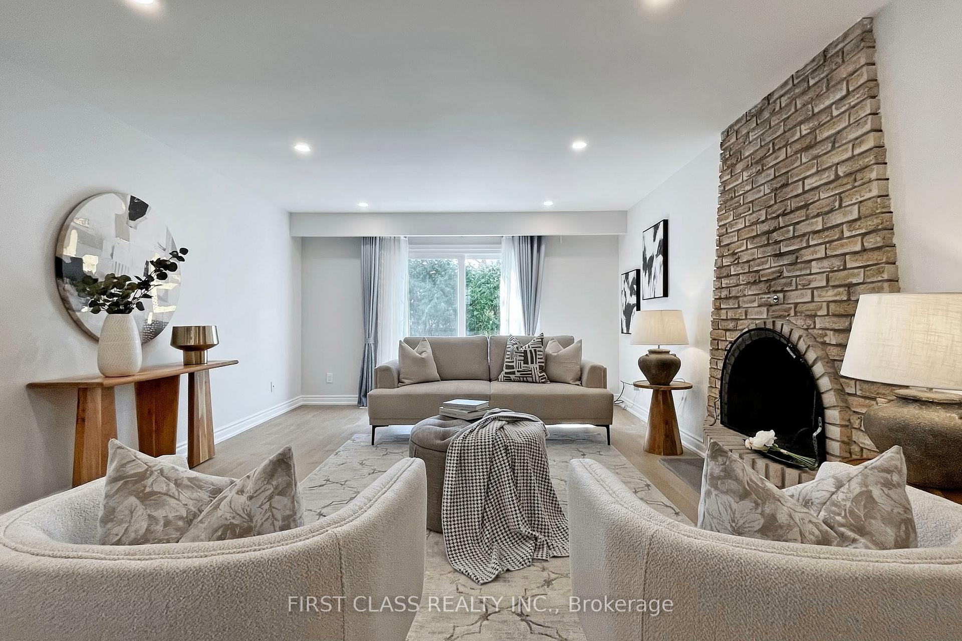 Photo 6 of 60 Dawn Hill Trail, Markham, Bayview Fairway-Bayview Country Club Estates — HOMEH
