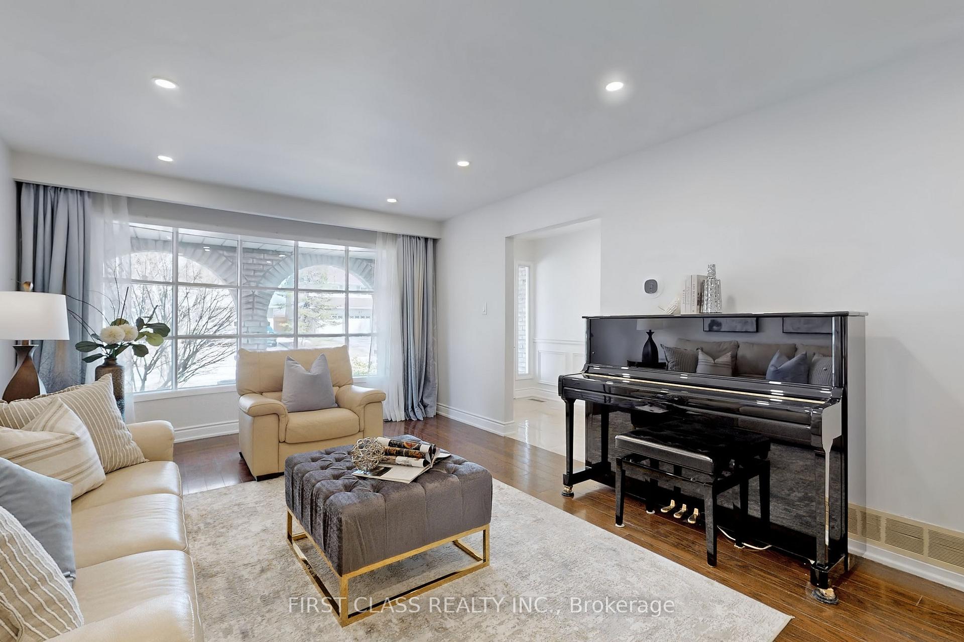 Photo 8 of 60 Dawn Hill Trail, Markham, Bayview Fairway-Bayview Country Club Estates — HOMEH