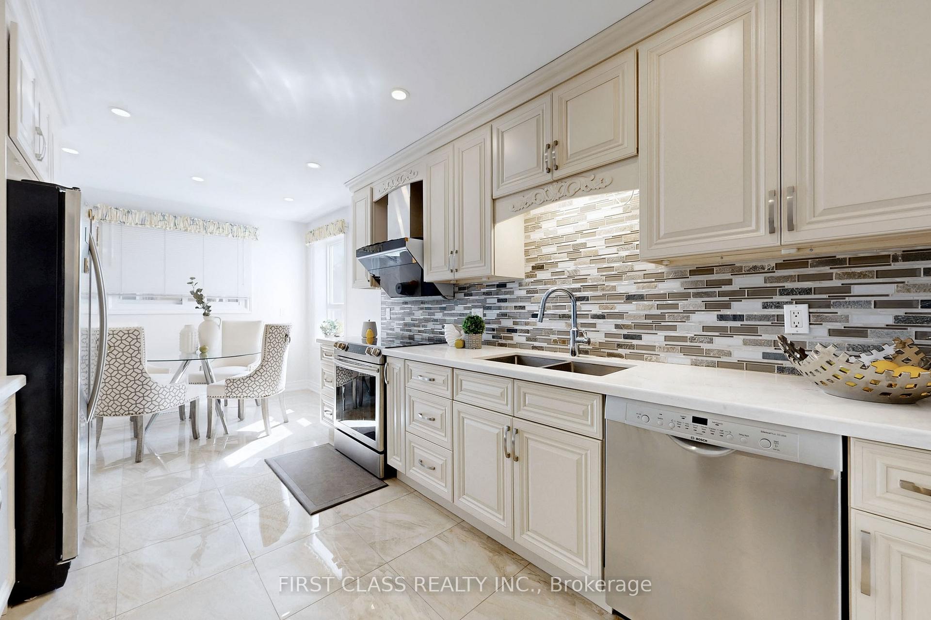 Photo 17 of 60 Dawn Hill Trail, Markham, Bayview Fairway-Bayview Country Club Estates — HOMEH