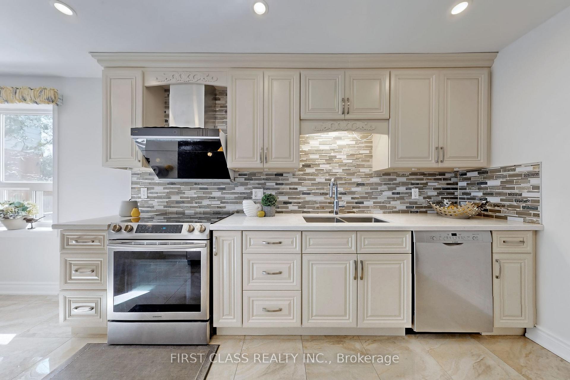 Photo 19 of 60 Dawn Hill Trail, Markham, Bayview Fairway-Bayview Country Club Estates — HOMEH