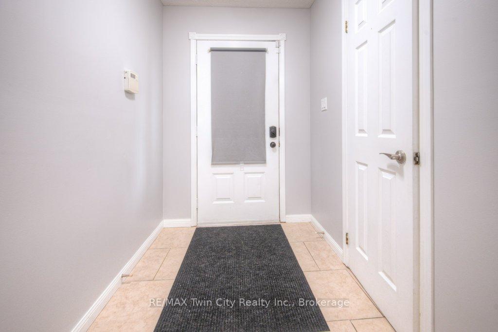 Photo 4 of 305 Brembel Crescent, Kitchener — HOMEH