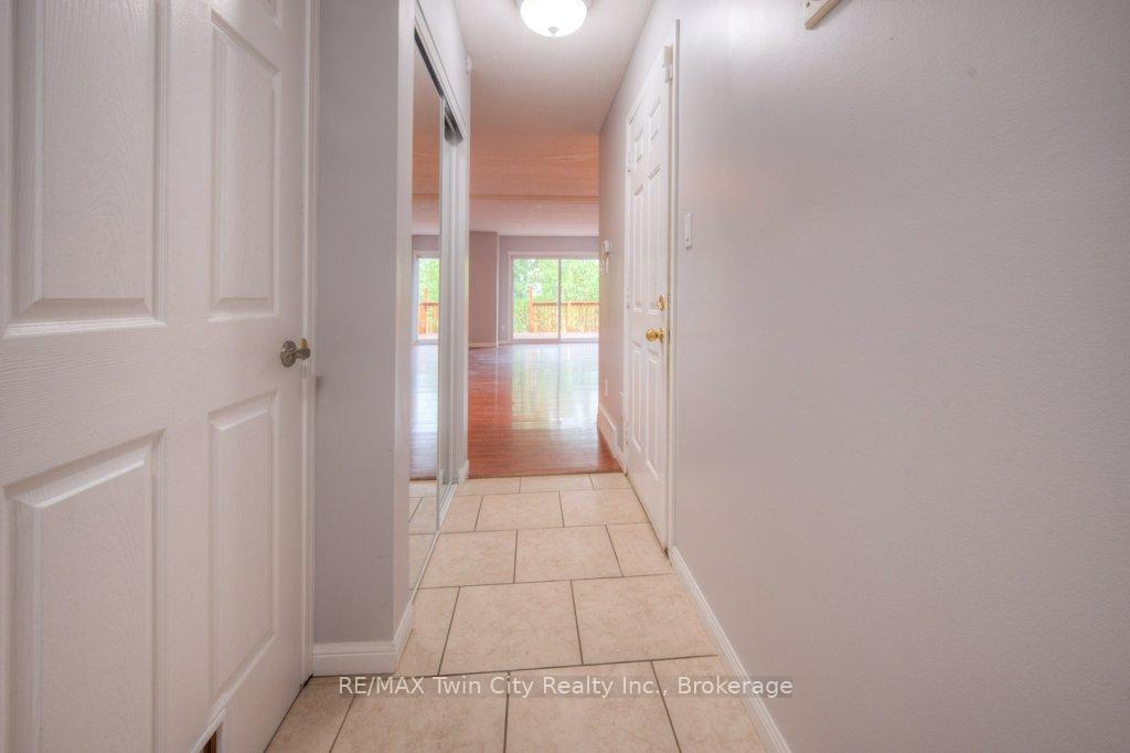 Photo 5 of 305 Brembel Crescent, Kitchener — HOMEH
