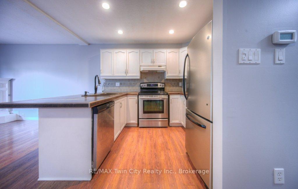 Photo 8 of 305 Brembel Crescent, Kitchener — HOMEH