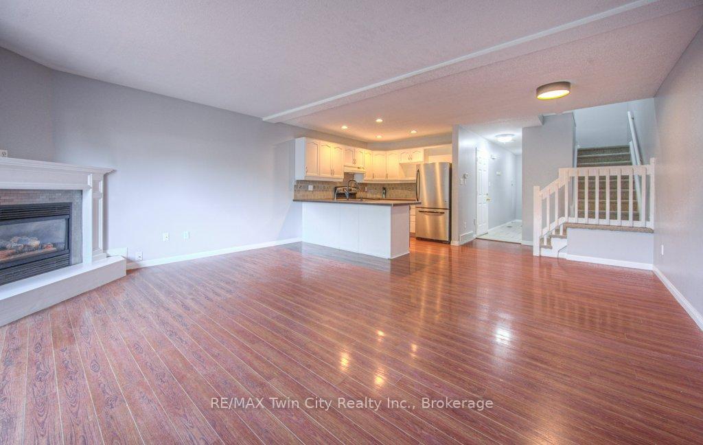 Photo 14 of 305 Brembel Crescent, Kitchener — HOMEH
