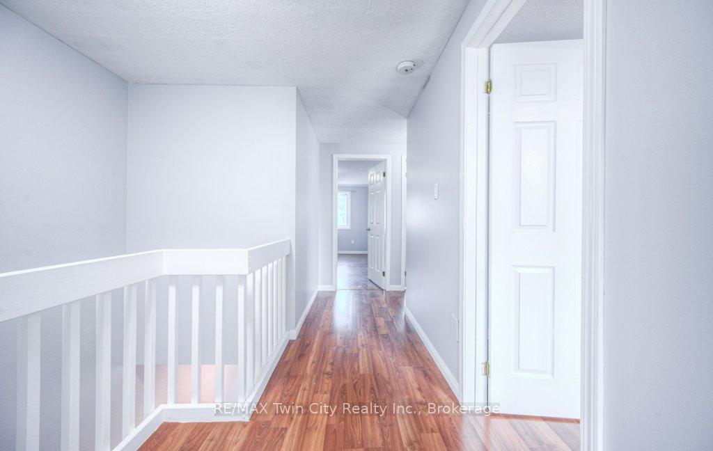 Photo 17 of 305 Brembel Crescent, Kitchener — HOMEH