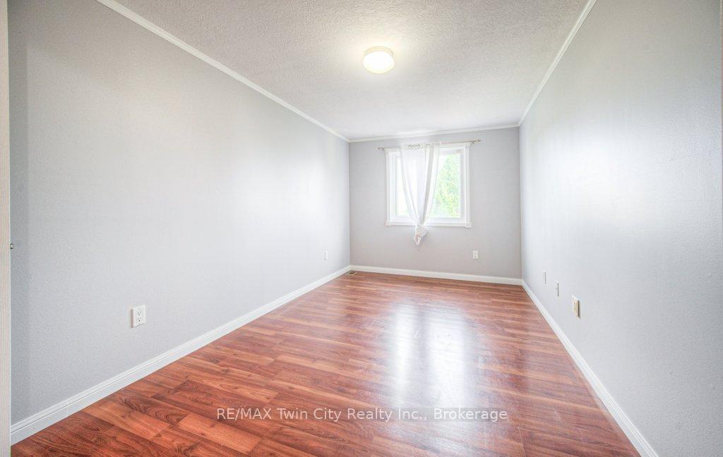 Photo 21 of 305 Brembel Crescent, Kitchener — HOMEH