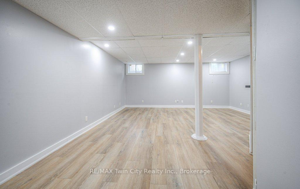 Photo 23 of 305 Brembel Crescent, Kitchener — HOMEH
