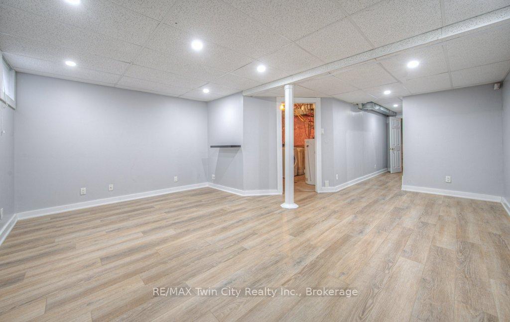 Photo 25 of 305 Brembel Crescent, Kitchener — HOMEH