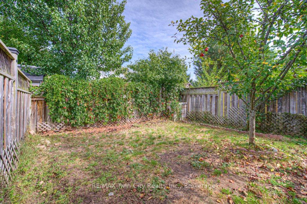 Photo 31 of 305 Brembel Crescent, Kitchener — HOMEH