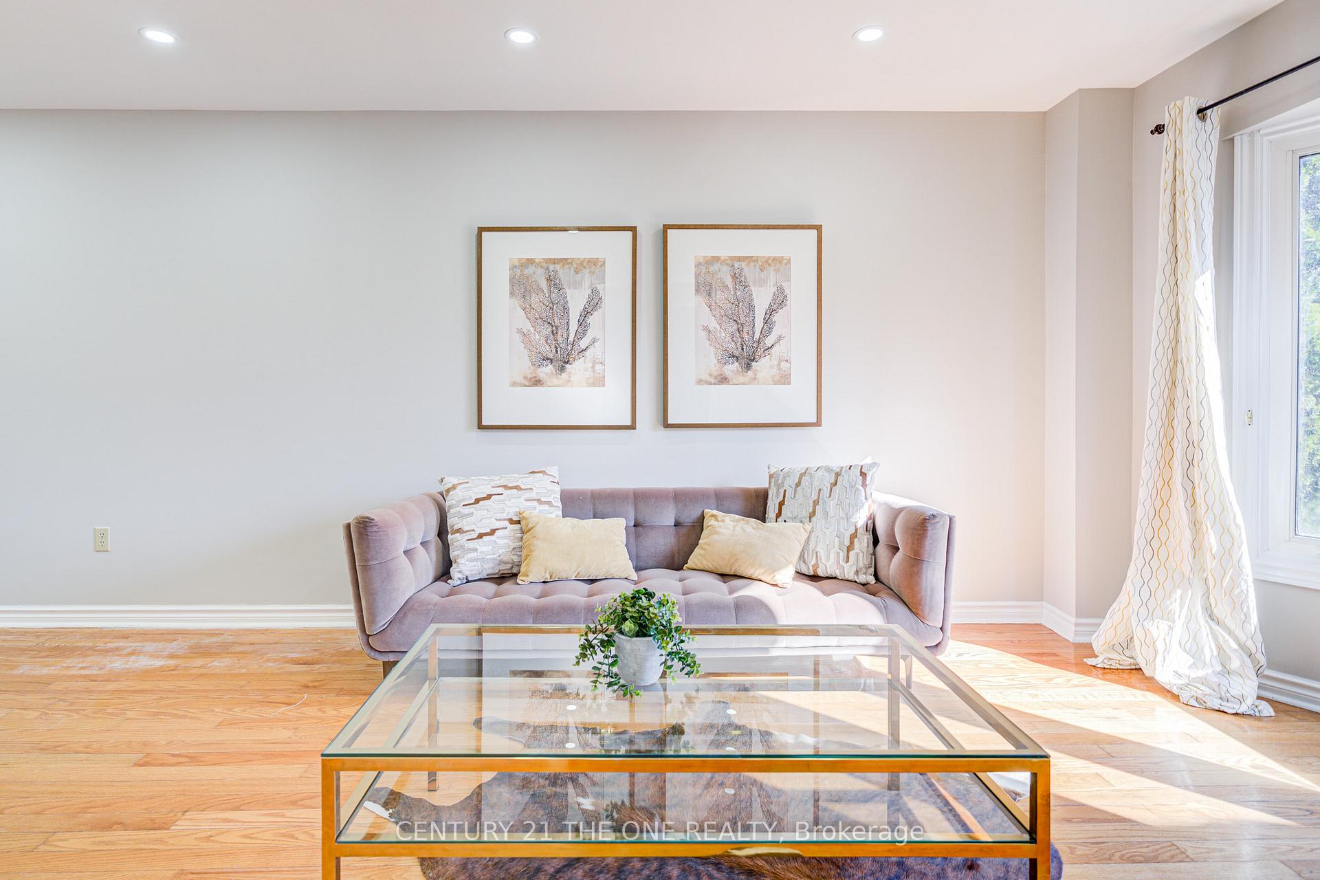 Photo 3 of 12 Featherstone Avenue, Markham, Middlefield — HOMEH