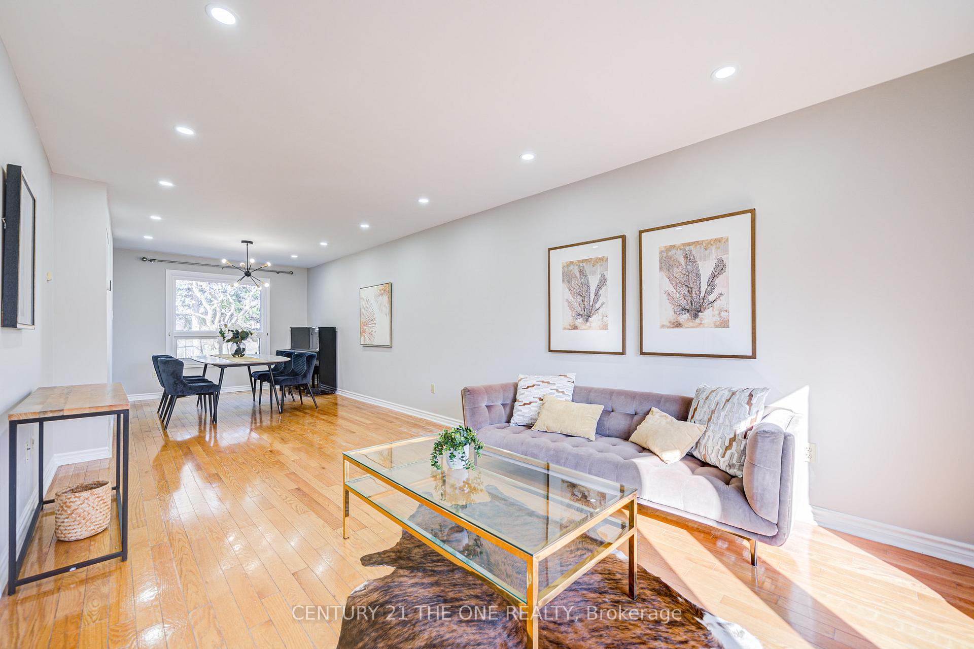 Photo 4 of 12 Featherstone Avenue, Markham, Middlefield — HOMEH