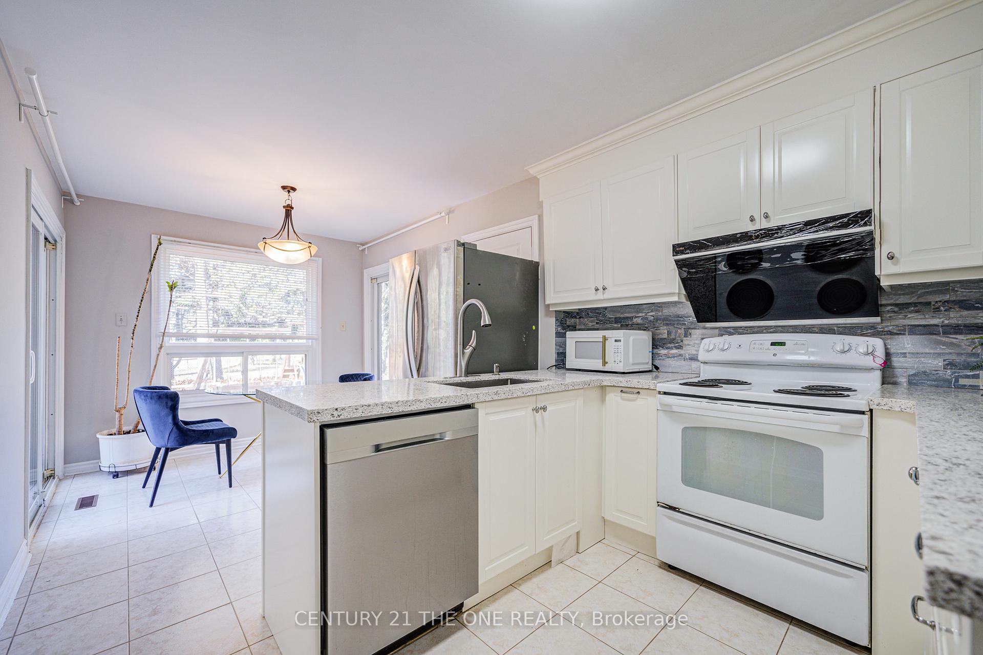 Photo 13 of 12 Featherstone Avenue, Markham, Middlefield — HOMEH