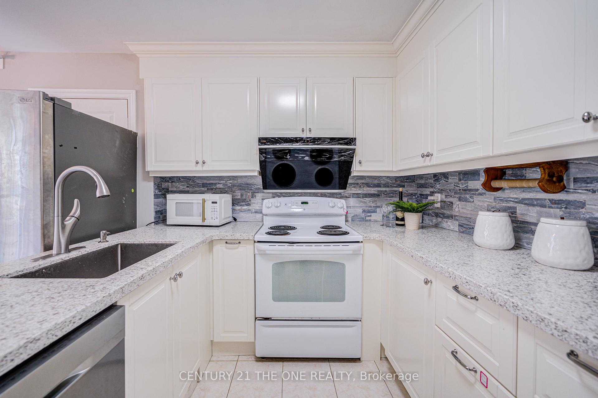 Photo 15 of 12 Featherstone Avenue, Markham, Middlefield — HOMEH