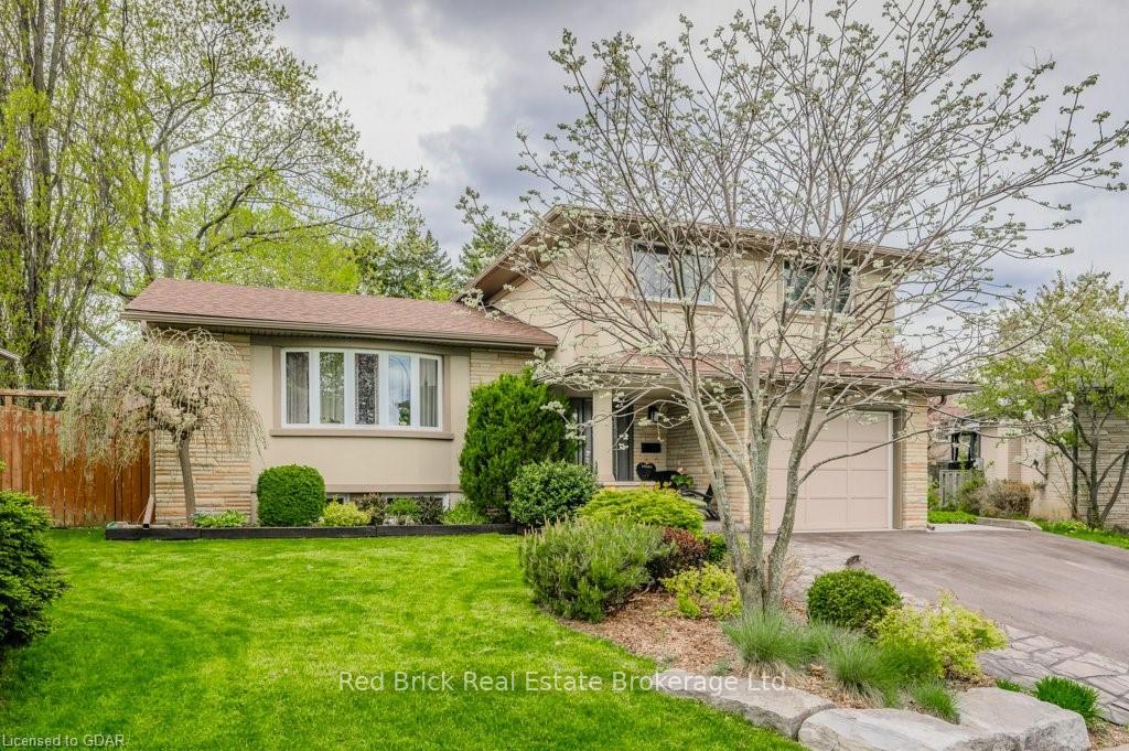 Photo 2 of 31 Kingston Crescent, Kitchener — HOMEH