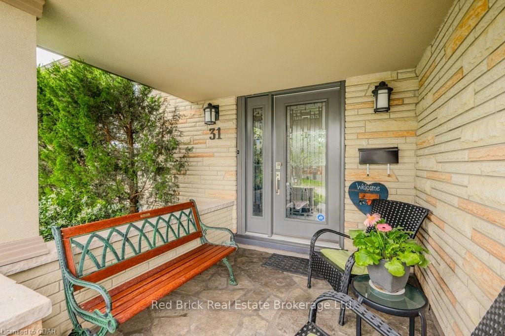 Photo 3 of 31 Kingston Crescent, Kitchener — HOMEH