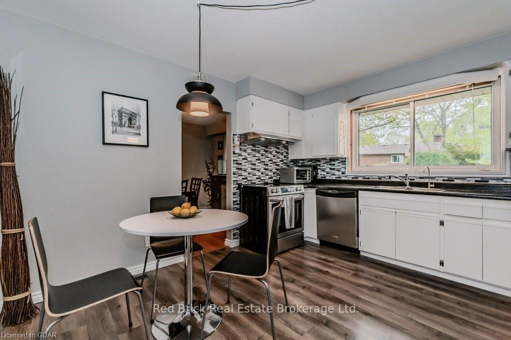 Photo 11 of 31 Kingston Crescent, Kitchener — HOMEH