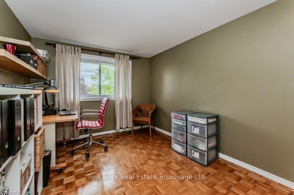 Photo 17 of 31 Kingston Crescent, Kitchener — HOMEH