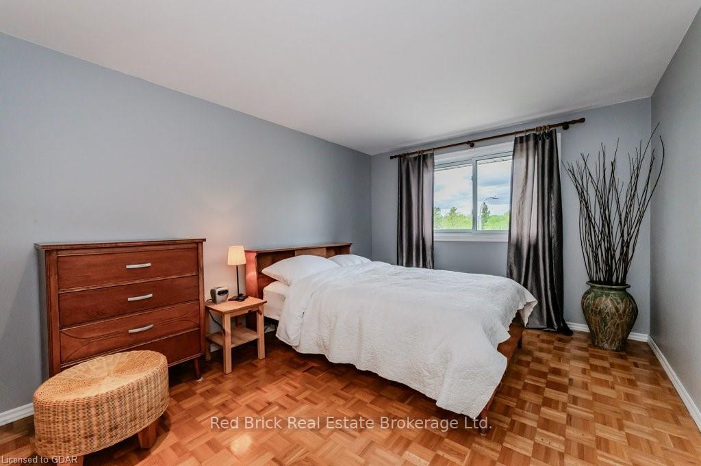 Photo 19 of 31 Kingston Crescent, Kitchener — HOMEH