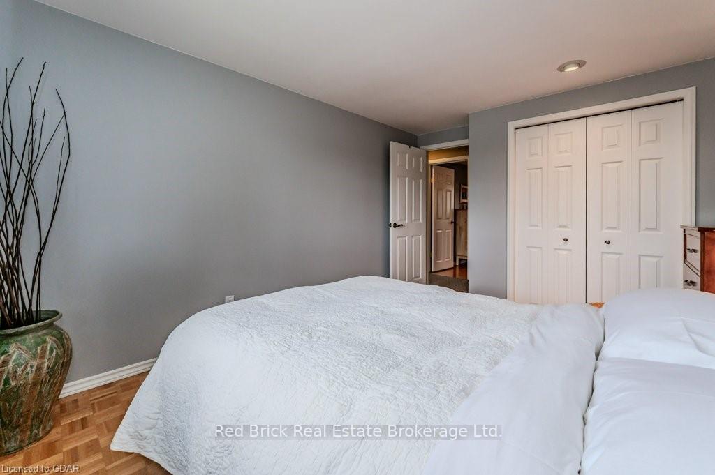 Photo 20 of 31 Kingston Crescent, Kitchener — HOMEH
