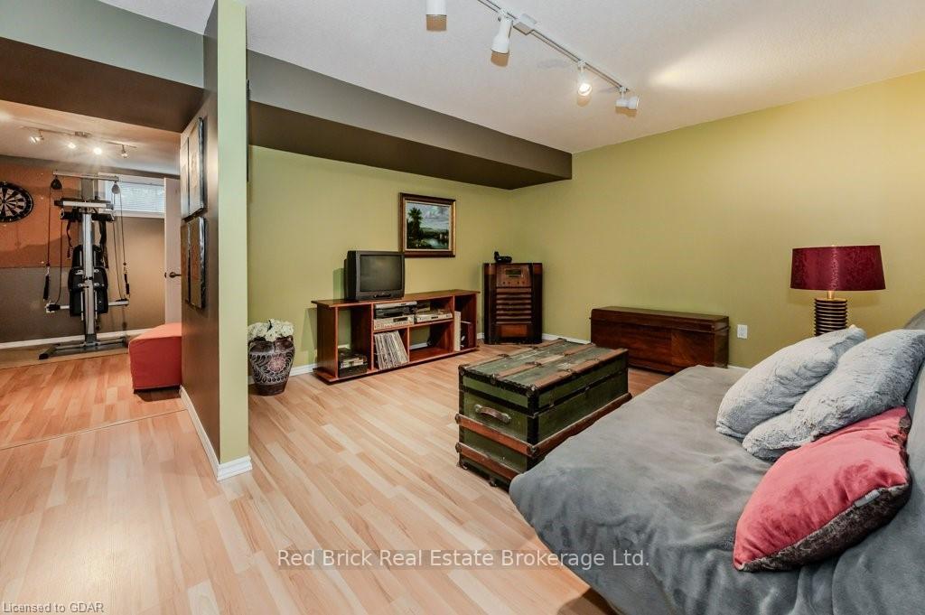 Photo 26 of 31 Kingston Crescent, Kitchener — HOMEH