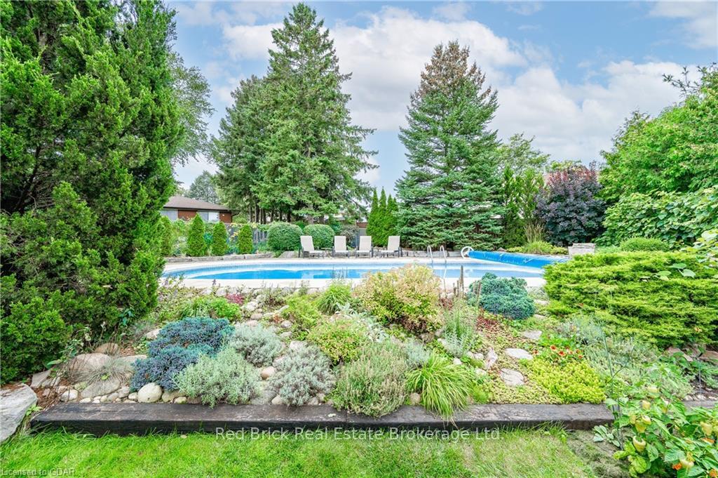 Photo 37 of 31 Kingston Crescent, Kitchener — HOMEH