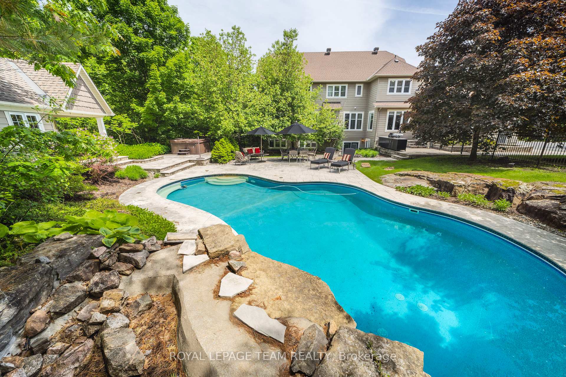 Photo 38 of 284 Ridgeside Farm Drive, Ottawa, Kanata - Kanata (North West) — HOMEH