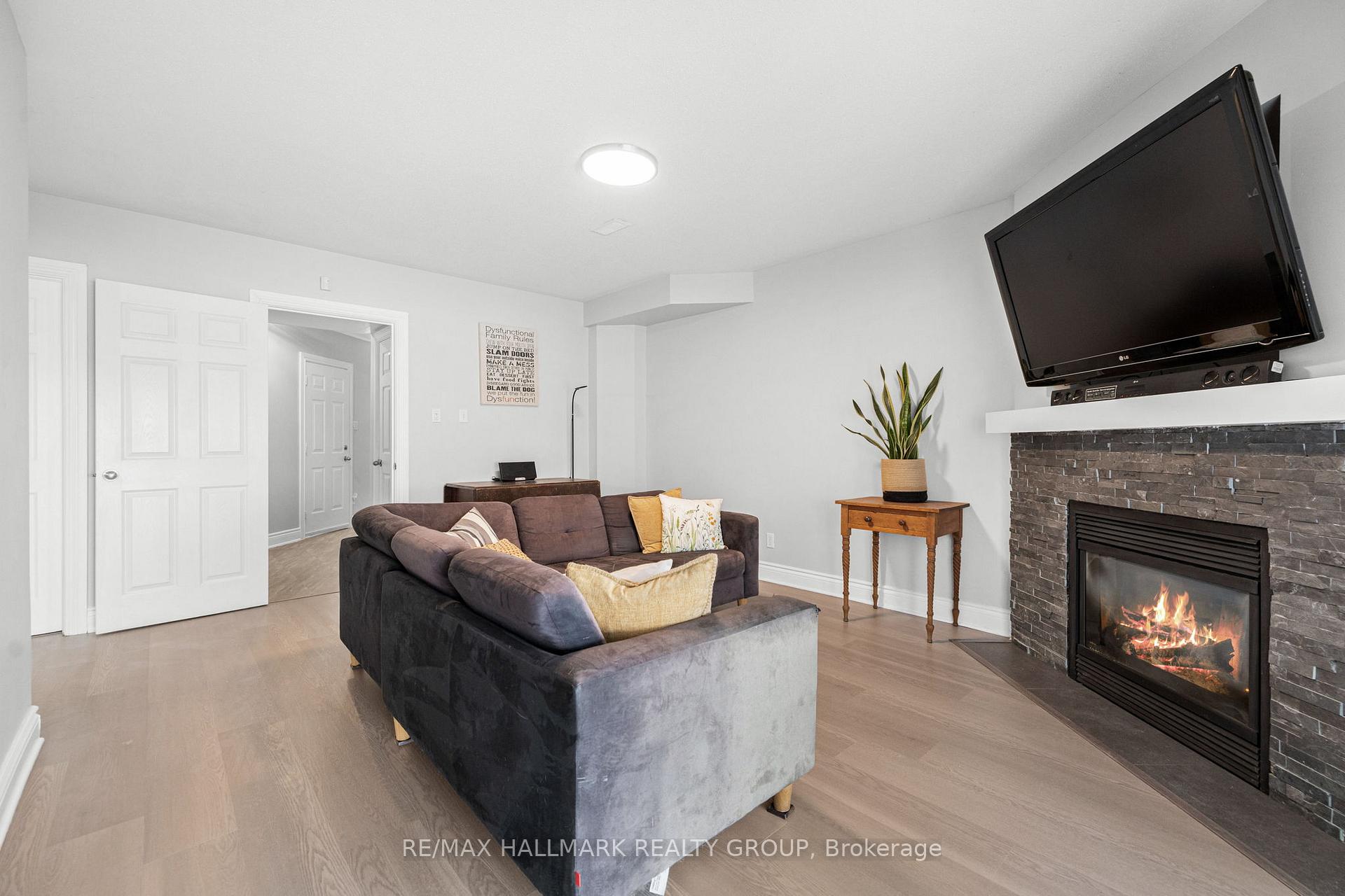 Photo 7 of 76 Castle Glen Crescent, Ottawa, Kanata - Glencairn/Hazeldean — HOMEH