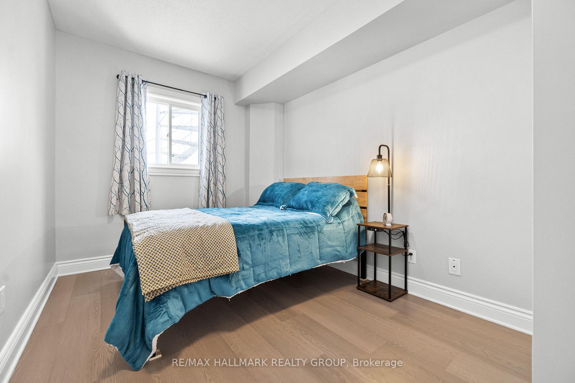 Photo 8 of 76 Castle Glen Crescent, Ottawa, Kanata - Glencairn/Hazeldean — HOMEH