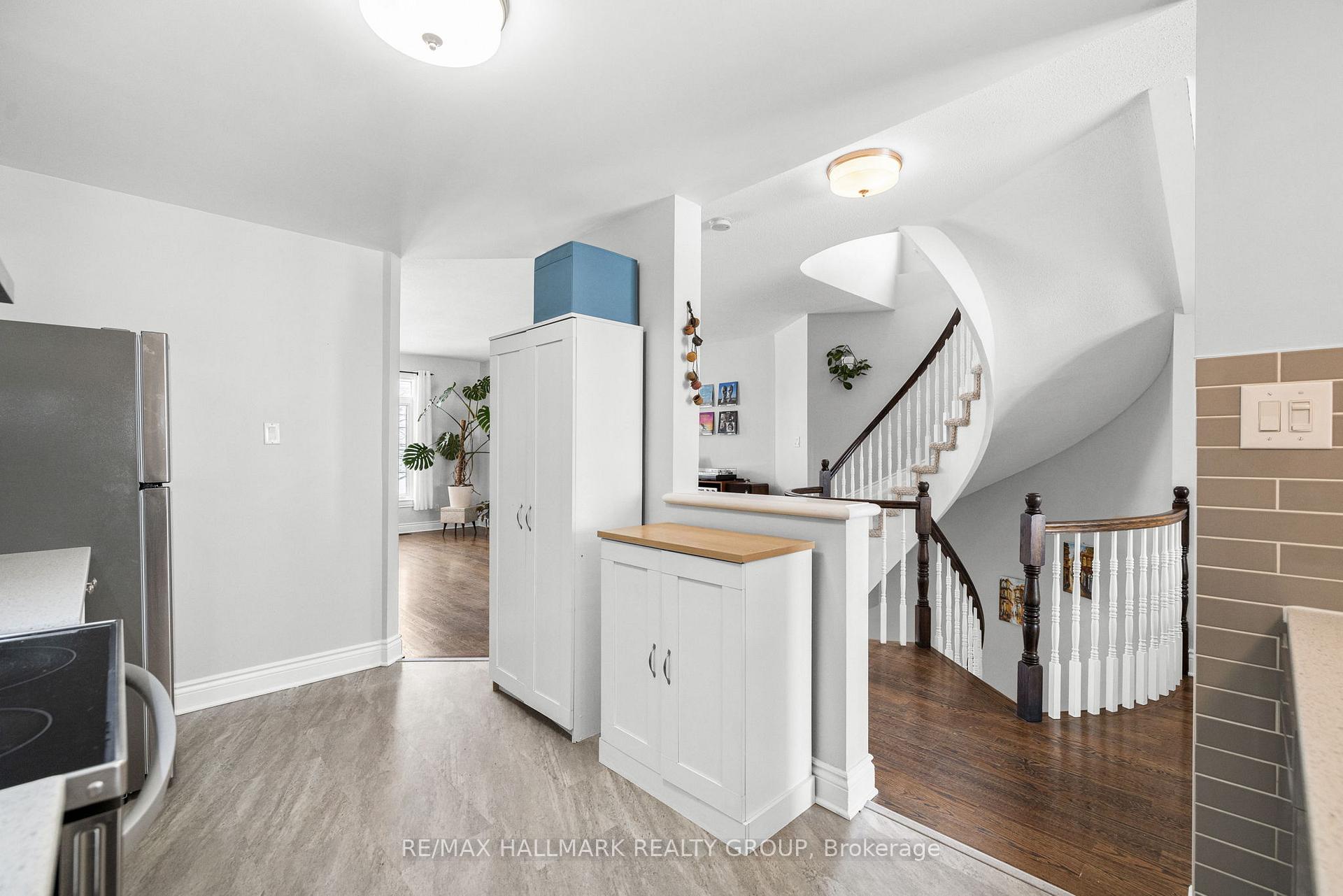 Photo 13 of 76 Castle Glen Crescent, Ottawa, Kanata - Glencairn/Hazeldean — HOMEH