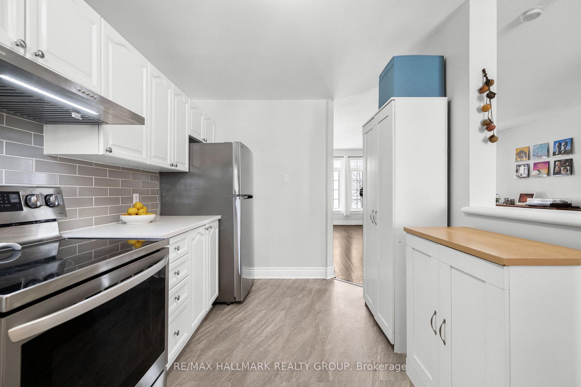 Photo 15 of 76 Castle Glen Crescent, Ottawa, Kanata - Glencairn/Hazeldean — HOMEH