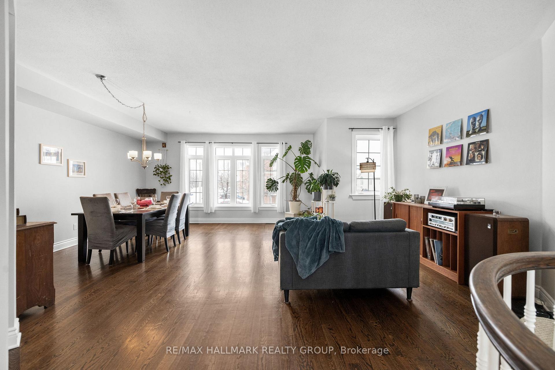 Photo 22 of 76 Castle Glen Crescent, Ottawa, Kanata - Glencairn/Hazeldean — HOMEH