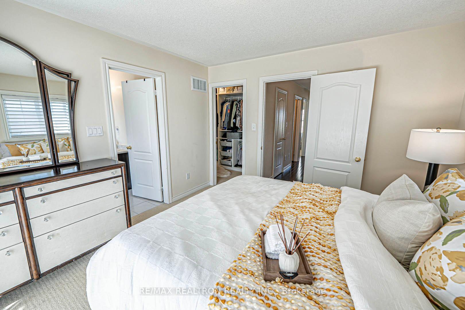 Photo 19 of 1 Ruskov Lane, Markham, Cathedraltown — HOMEH