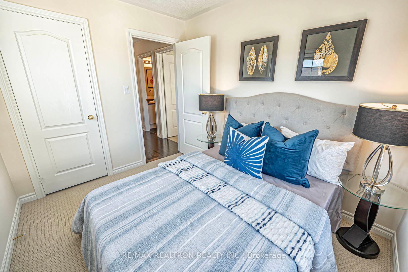 Photo 28 of 1 Ruskov Lane, Markham, Cathedraltown — HOMEH