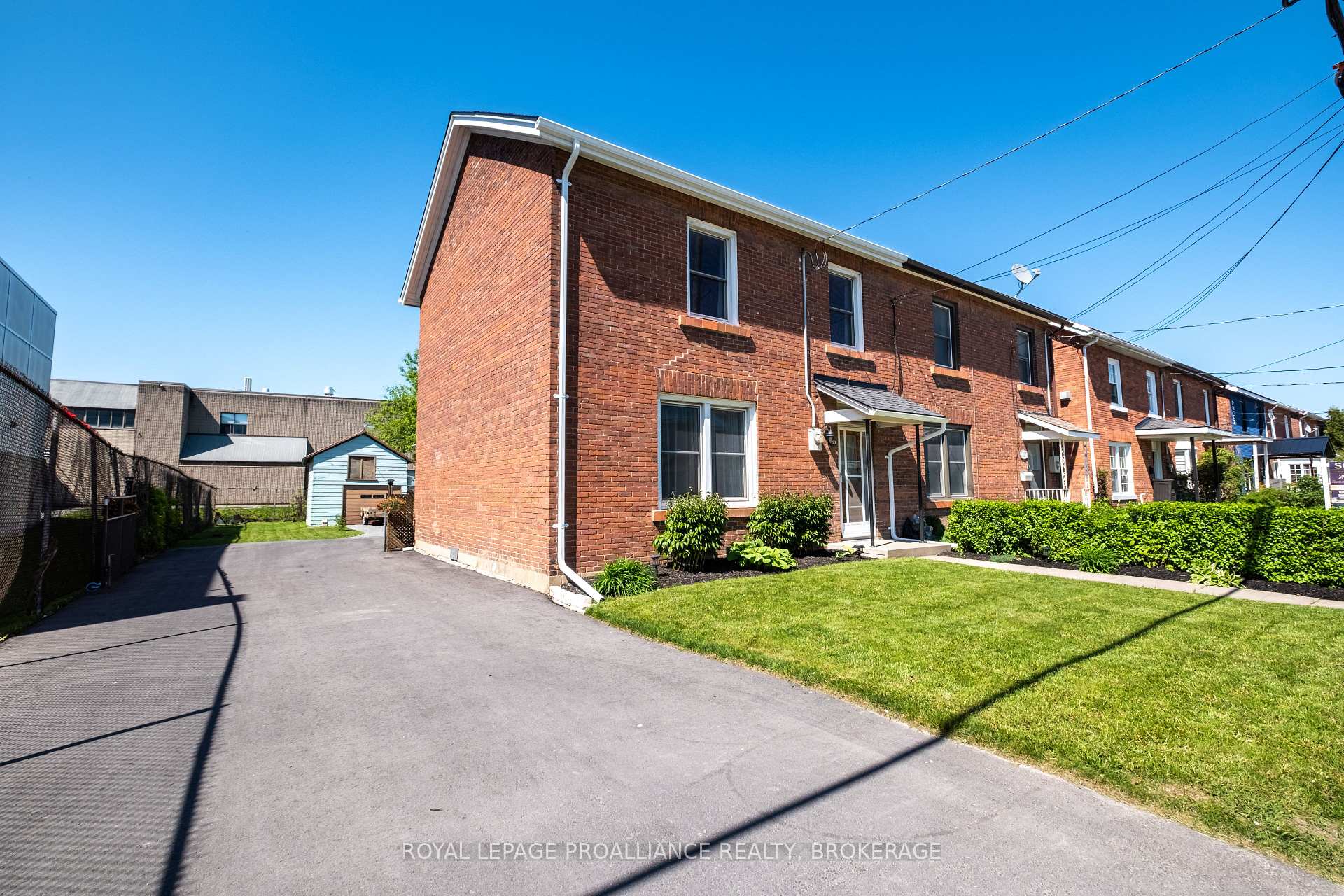 Photo 3 of 139 Stephen Street, Kingston, East of Sir John A. Blvd — HOMEH