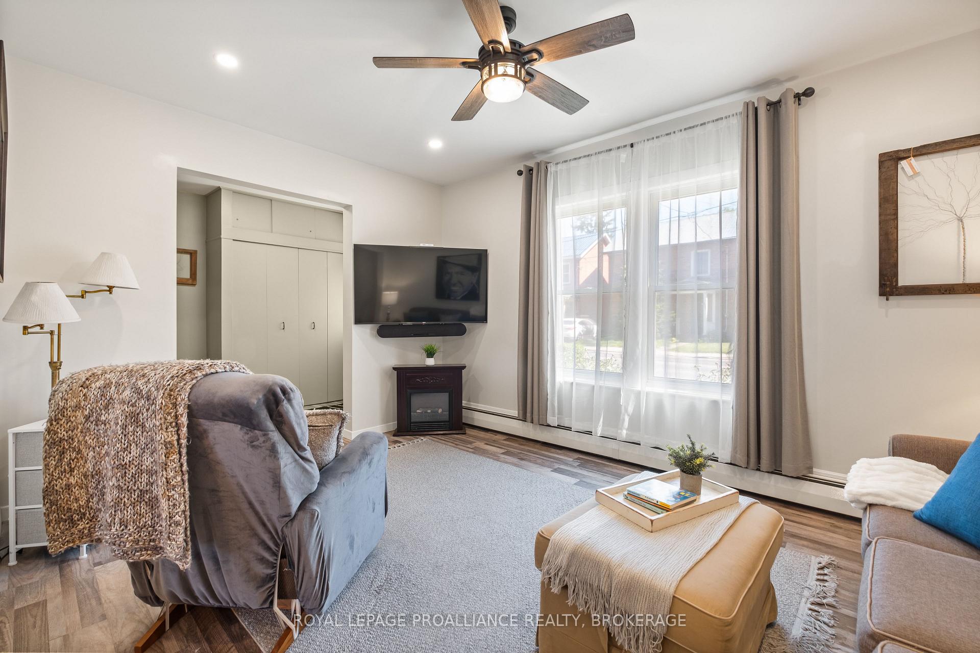 Photo 11 of 139 Stephen Street, Kingston, East of Sir John A. Blvd — HOMEH