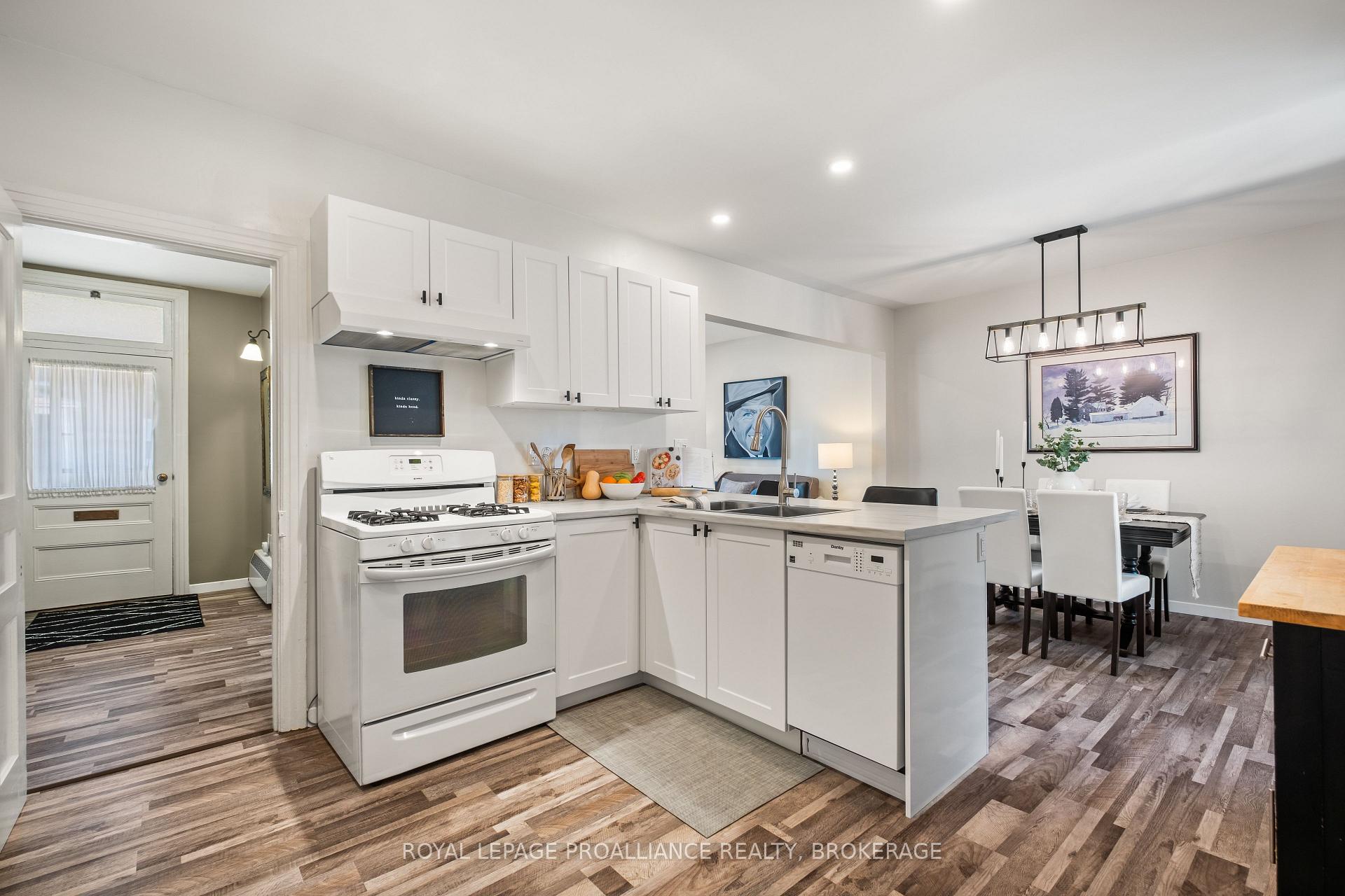 Photo 13 of 139 Stephen Street, Kingston, East of Sir John A. Blvd — HOMEH