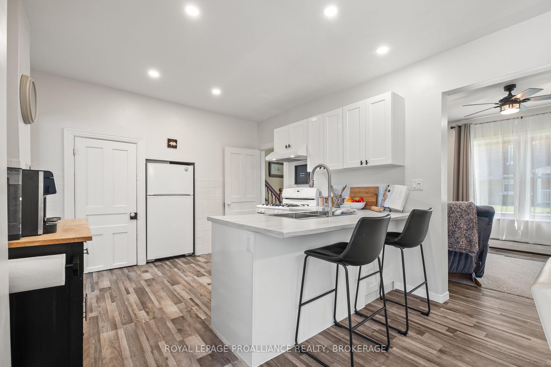Photo 17 of 139 Stephen Street, Kingston, East of Sir John A. Blvd — HOMEH