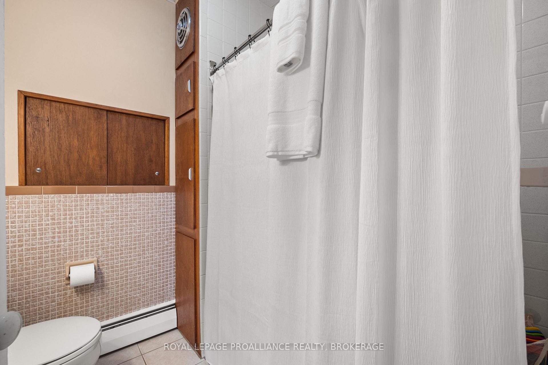 Photo 38 of 139 Stephen Street, Kingston, East of Sir John A. Blvd — HOMEH