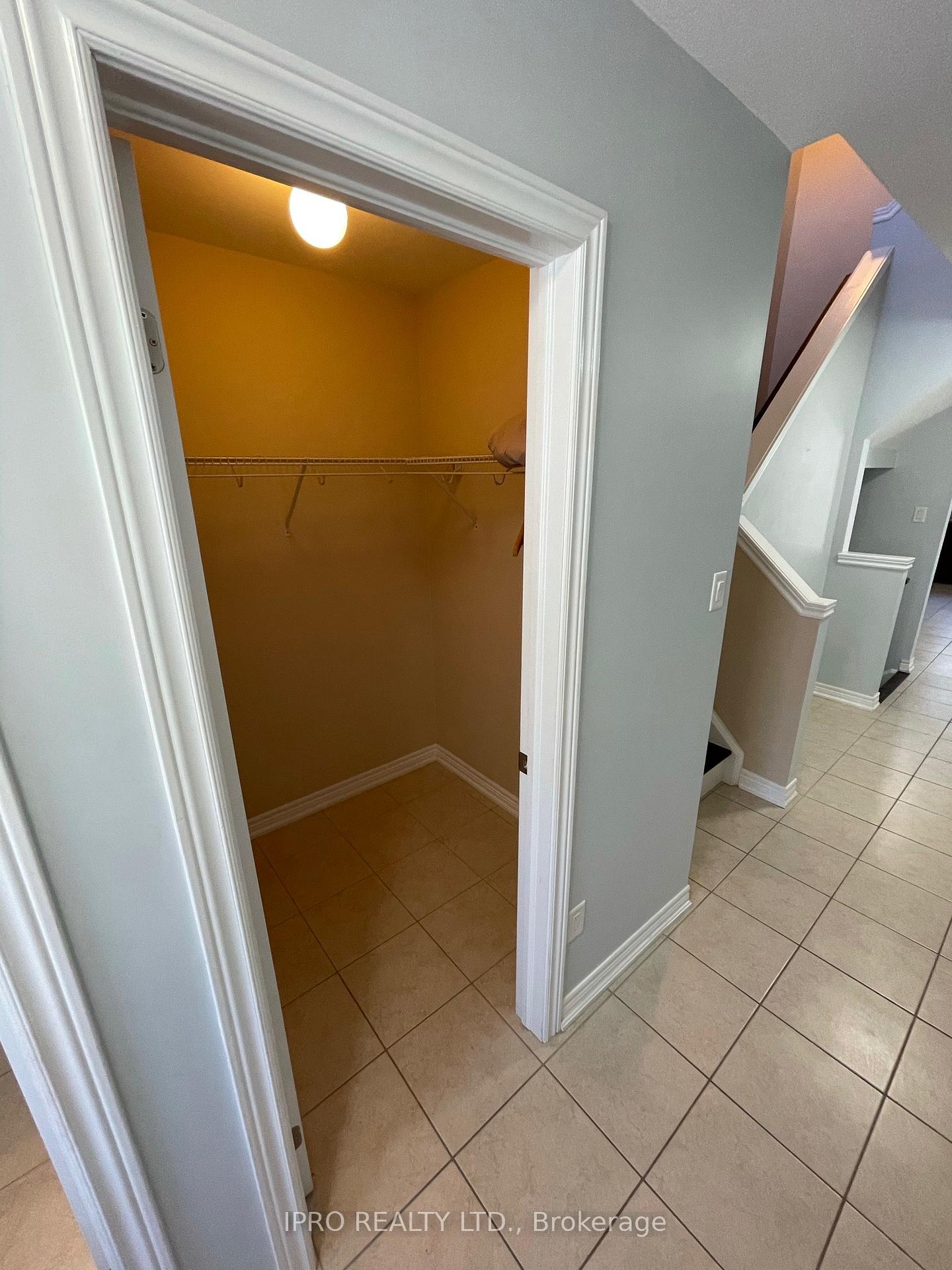 Photo 3 of Unit 2, 10 Pumpkin Pass, Hamilton, Binbrook — HOMEH