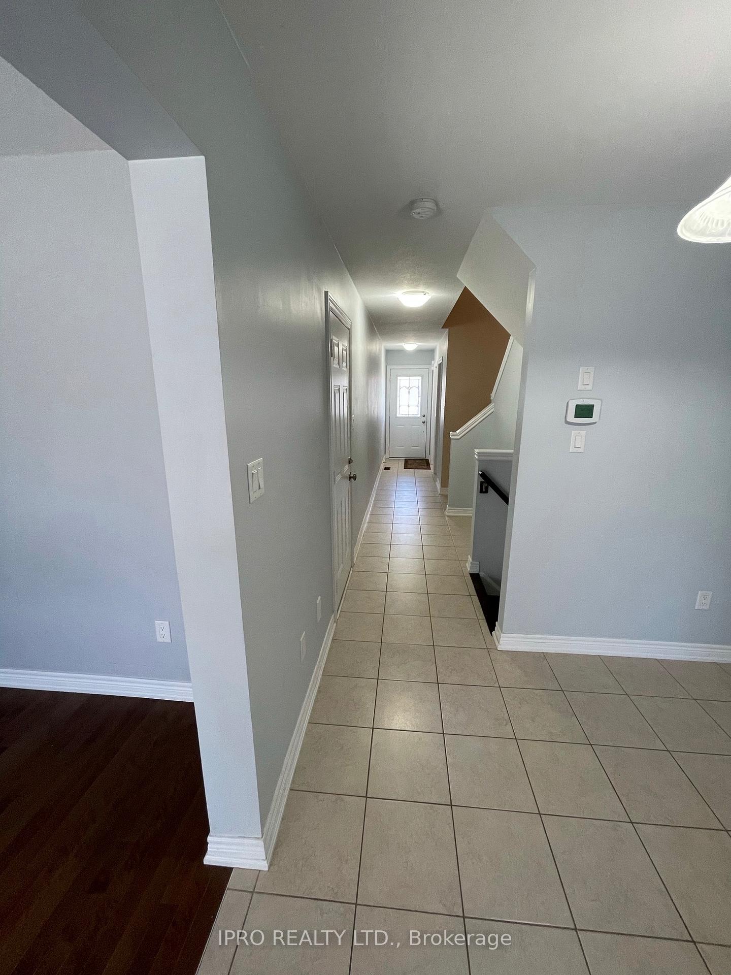 Photo 4 of Unit 2, 10 Pumpkin Pass, Hamilton, Binbrook — HOMEH