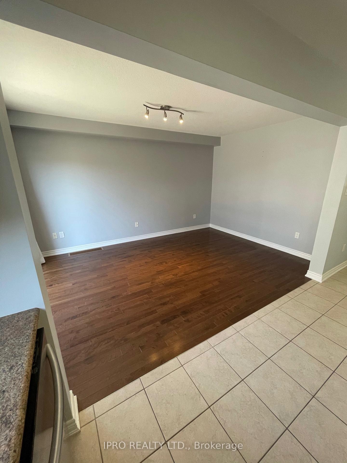 Photo 9 of Unit 2, 10 Pumpkin Pass, Hamilton, Binbrook — HOMEH