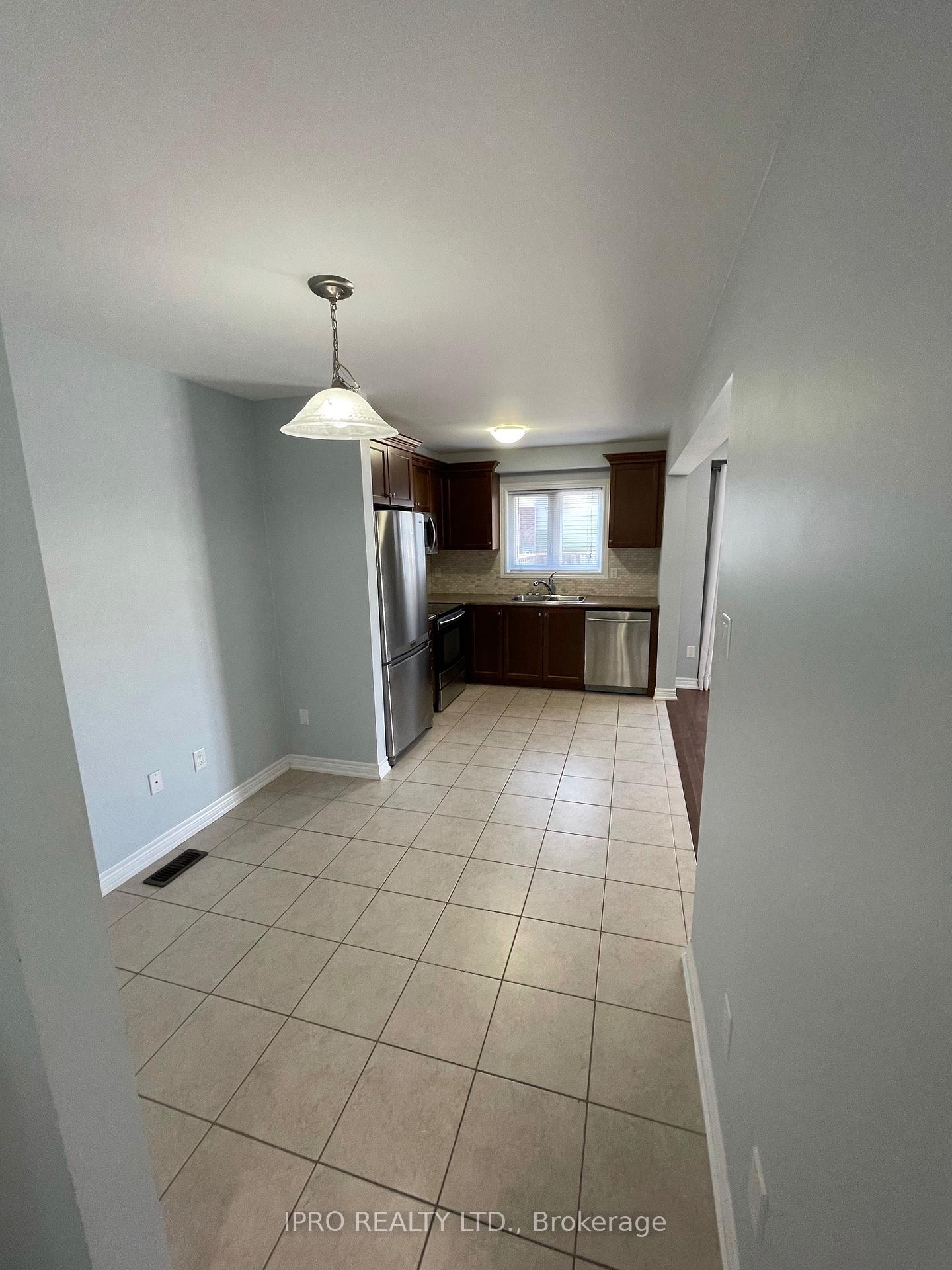 Photo 11 of Unit 2, 10 Pumpkin Pass, Hamilton, Binbrook — HOMEH