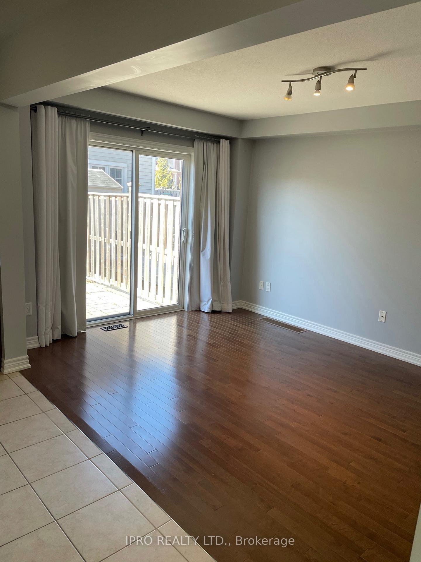 Photo 13 of Unit 2, 10 Pumpkin Pass, Hamilton, Binbrook — HOMEH