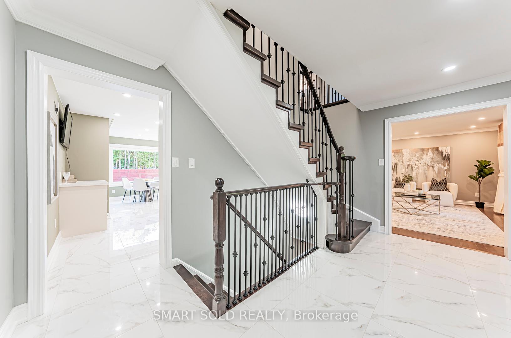 Photo 14 of 17 Woolsthorpe Crescent, Markham, German Mills — HOMEH