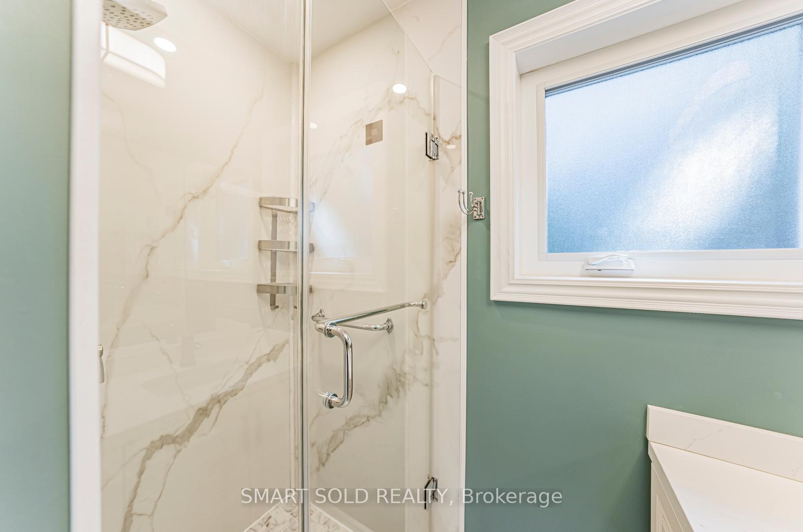 Photo 17 of 17 Woolsthorpe Crescent, Markham, German Mills — HOMEH