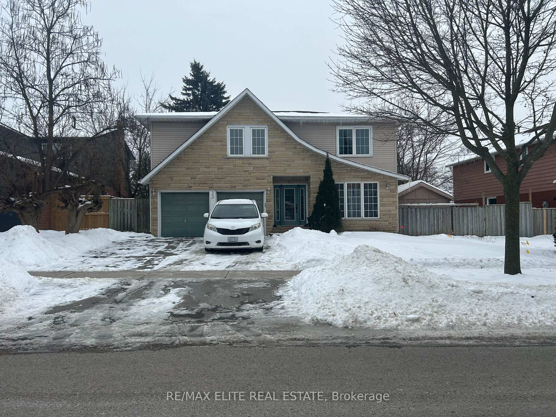 Front of 33 Hamilton Hall Drive